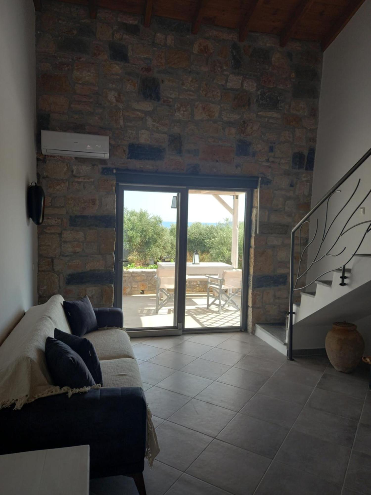 Koroni Stone House, Newly Built Studios By The Sea Номер фото