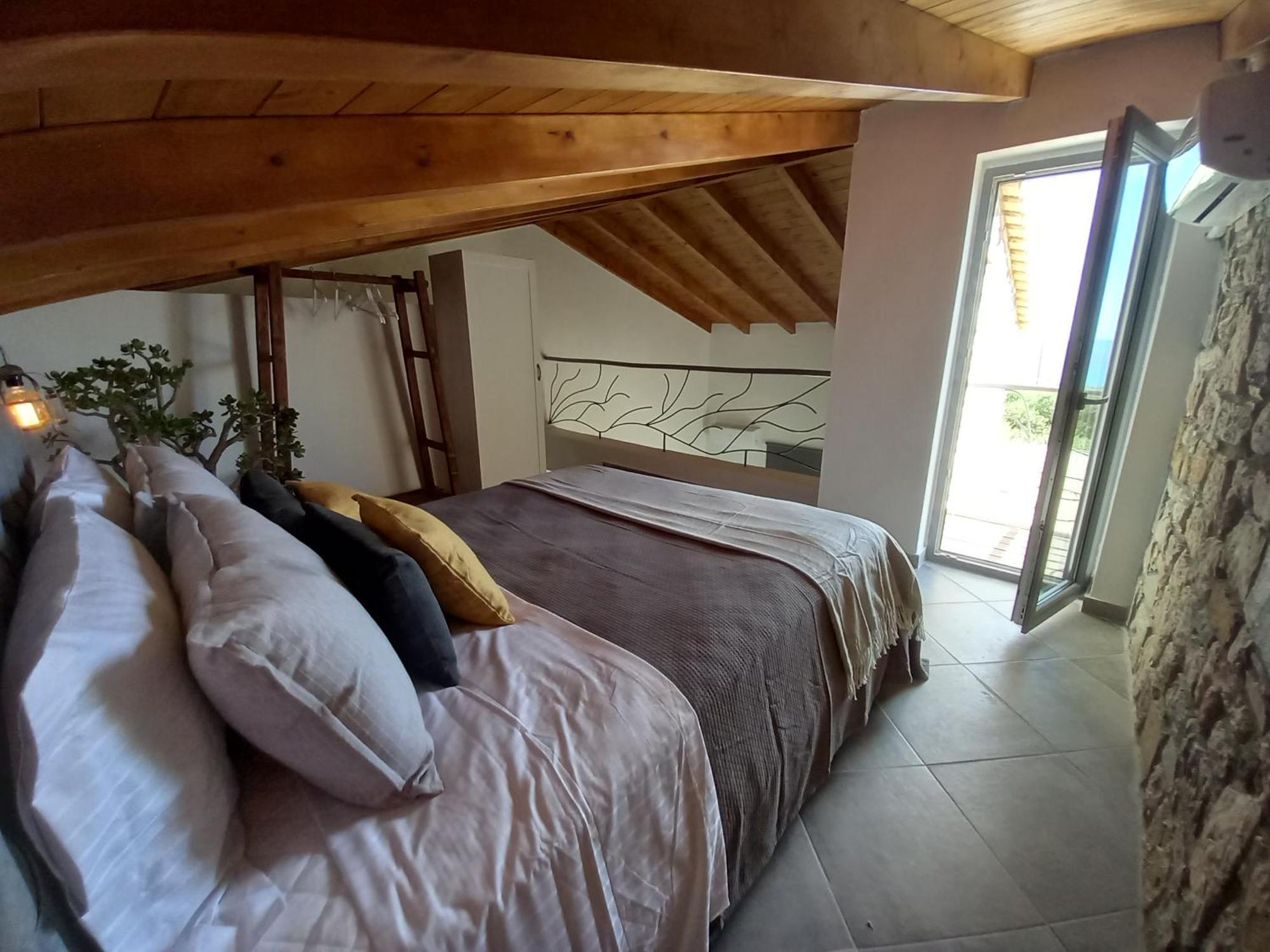 Koroni Stone House, Newly Built Studios By The Sea Номер фото